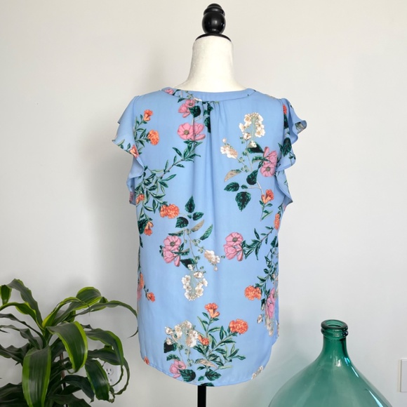 *SOLD* Blue Floral Short Sleeve Blouse - Size M - Picture 2 of 11